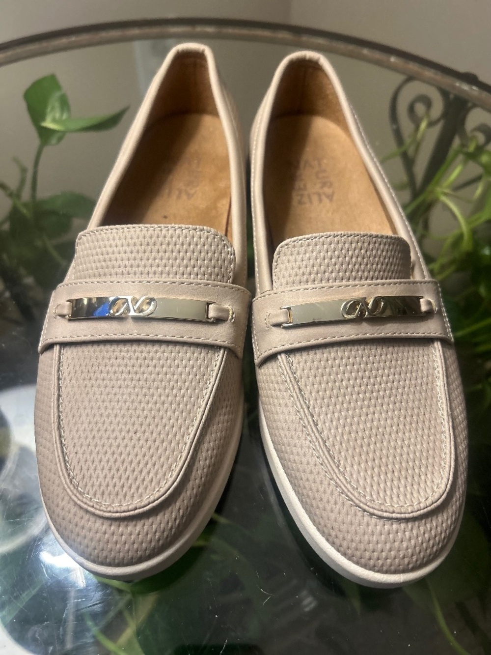 Naturalizer Beige Faux Leather Loafer Comfort Slip On Women's Flats Size 7